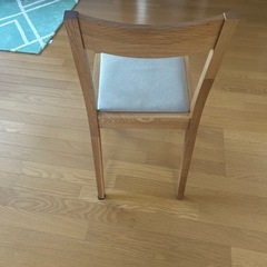 見た目美品⭐️無印　木製　ダイニングチェア　1脚のみの画像