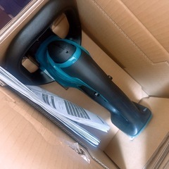 定価42020円の商品　充電式生垣バリカン マキタの画像