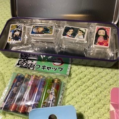 鬼滅の刃　　財布　文房具　シール　ポーチ等　大量の画像