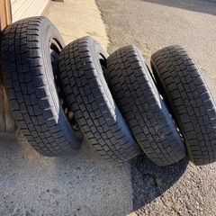 スタッドレスタイヤの画像