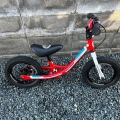 キッカーアバンス　キックバイク　トレーニングバイク　マリオカートコラボモデル　レッド　自転車の画像