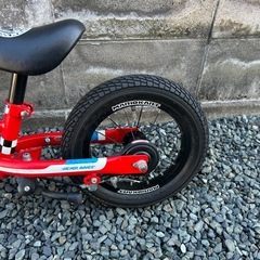 キッカーアバンス　キックバイク　トレーニングバイク　マリオカートコラボモデル　レッド　自転車の画像