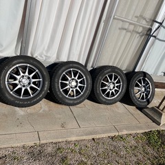 スタッドレスタイヤの画像