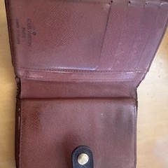 VUITTON財布の画像