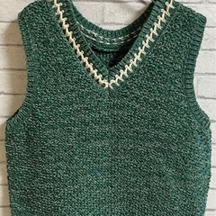 niko and... 洗えるペーパー風ステッチベストの画像