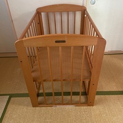 ベビーベッドの画像