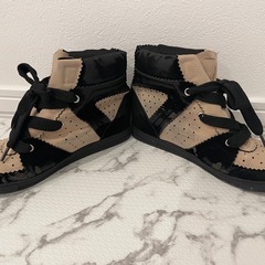 靴　秋　スニーカーの画像