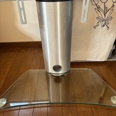 早い者勝ち！壁寄せテレビスタンド、省スペースの画像