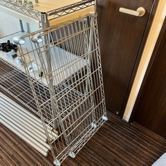 スチールラックの画像