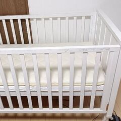 ハイローチェアスイング機能付き、ベビーベッド、ベビーセンサー、プーさんメリー、エルゴベビー授乳クッション、ボーネルンドベイビーサークル、沐浴バスタブの画像