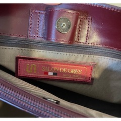 SALON DE GRES★ 値下げ！　クロコダイル調 エナメル素材ハンドバッグ　転売可の画像