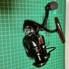 スピニングリール3000番の画像