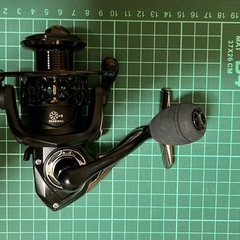 スピニングリール3000番の画像