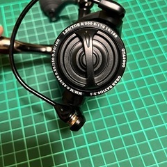 スピニングリール3000番の画像