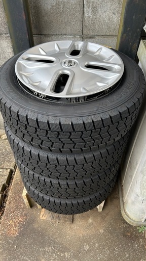 日産キューブ Z12 スタッドレスタイヤ