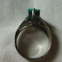 指輪、ネックレスの画像