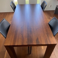 北欧風ウォールナット無垢材ダイニングテーブル　テーブルのみの画像
