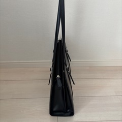 黒のシンプルなリクルートバッグ　の画像