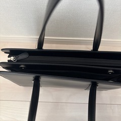 黒のシンプルなリクルートバッグ　の画像