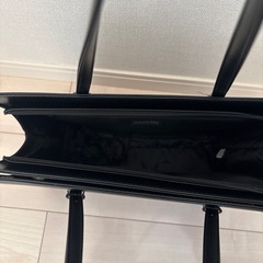 黒のシンプルなリクルートバッグ　の画像