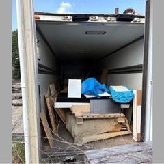 大型トラック冷凍コンテナ箱の画像