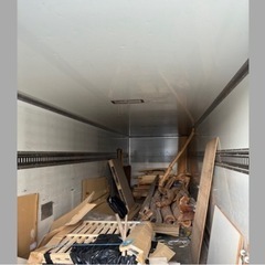 大型トラック冷凍コンテナ箱の画像