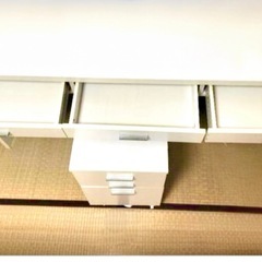 ホワイトデスク 3引き出し （３段チェストキャスター付きおまけ）現地引き取り限定の画像