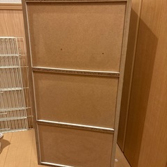 三段ラックの画像