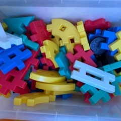 パズルブロック 大量 収納箱付きの画像