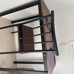 机と椅子の画像