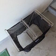 廃棄予定お早めに！！ユニフレーム　ダストスタンド　アンドドア　
キャンプの画像