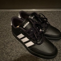 adidasのシューズ 24cmの画像