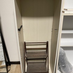 本棚とカラーボックスの画像