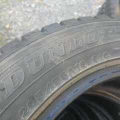 🔶205.55.16🔶DUNLOP！スタッドレスタイヤ！まあまあバリ山の画像