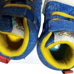 クマーバチャンネルスニーカー　13.0cmの画像