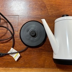 電気ケトルの画像