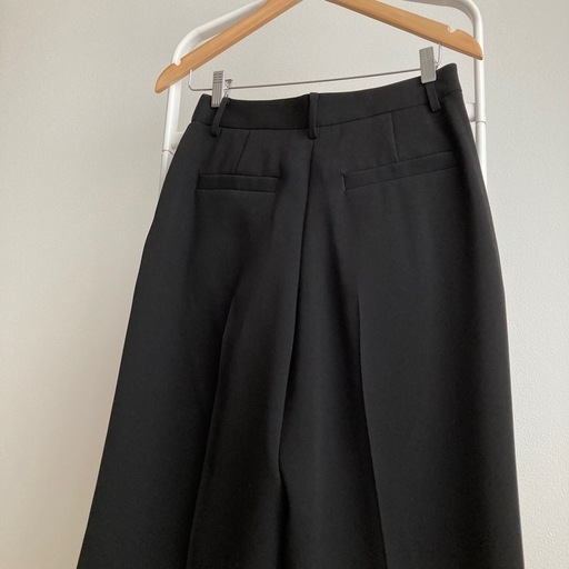 新品　シクラス　パンツ　スラックス　ブラック　36 S クロップド　黒