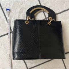 ハンドバッグ ブラック ゴールドの画像