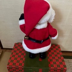 踊るサンタクロースの画像