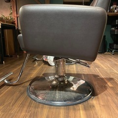 カット椅子/美容院/美容室/理髪店の画像