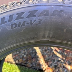 ブリザック 225/60R17 スタッドレス DM-V3 ブリヂストン アルファードの画像