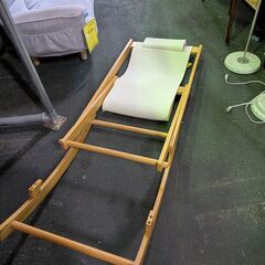 ジャングル和泉大型良品館　　折りたたみロッキングチェア　家具　リビング　和泉市　【R253】の画像