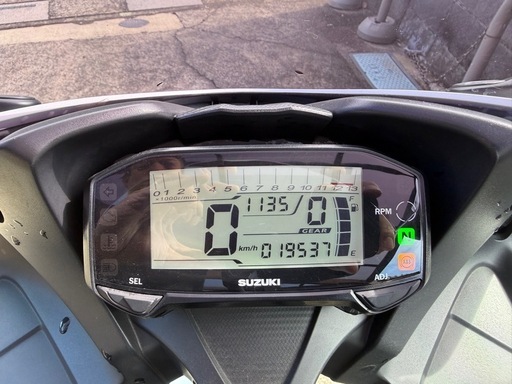 GSX-R125 カスタム多数 ABS ホワイト 自賠責令和12年7月まで 埼玉