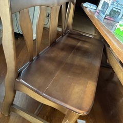 ダイニングテーブルの画像