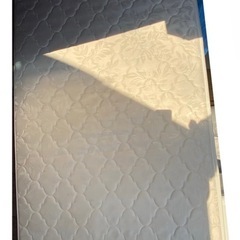 シングルベッド　　ベットの画像