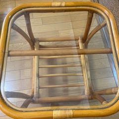 籐製小テーブル・収納棚の画像