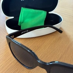 　受け渡し予定決定　moussy サングラスの画像