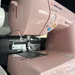 【JAGUARジャガー コンピューターミシン CD-2204MP 付属品あり】の画像