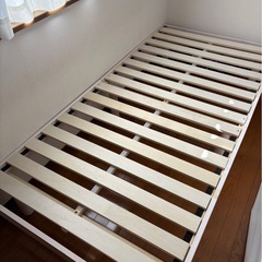 電子レンジ　炊飯器　ベットフレームの画像