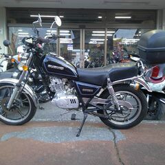 NO.5579　ＧＮ１２５Ｈ　空冷４サイクル単気筒エンジン　ギヤポジションインジケーター　リヤボックス付き　ブラック　☆彡の画像